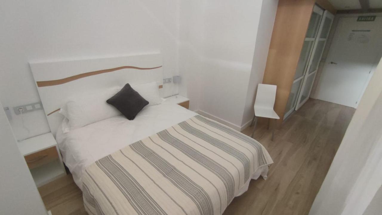 Vivienda Turistica Los Robles Tudela Exteriör bild